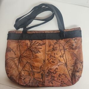 Leaf Leather Inc 96 CC Whiting Collection Leaf &Floral Tan & Black Crossbody Bag